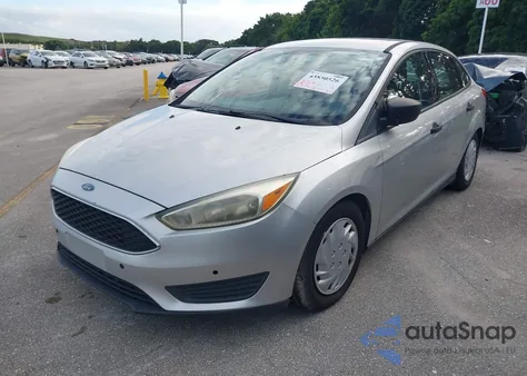 2016 Ford Focus S z USA, uszkodzony, nr VIN 1FADP3E22GL366114